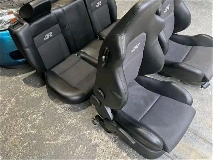 Mk4 r32 foldable half leather seats